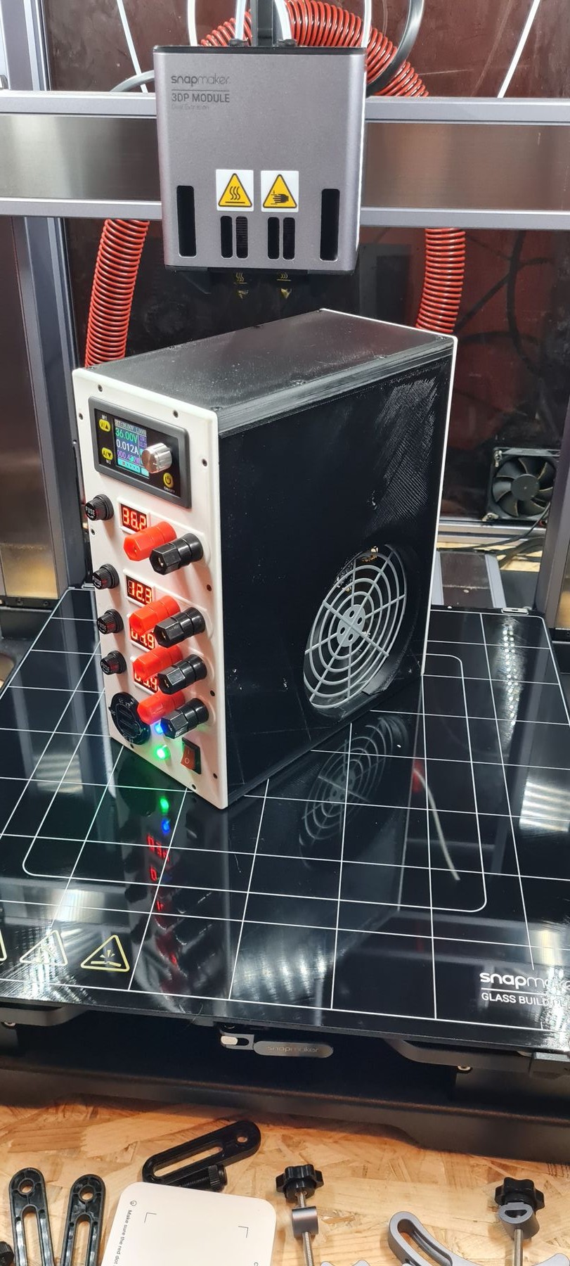 Labornetzgerät – ATX-Eigenbau Bild 1