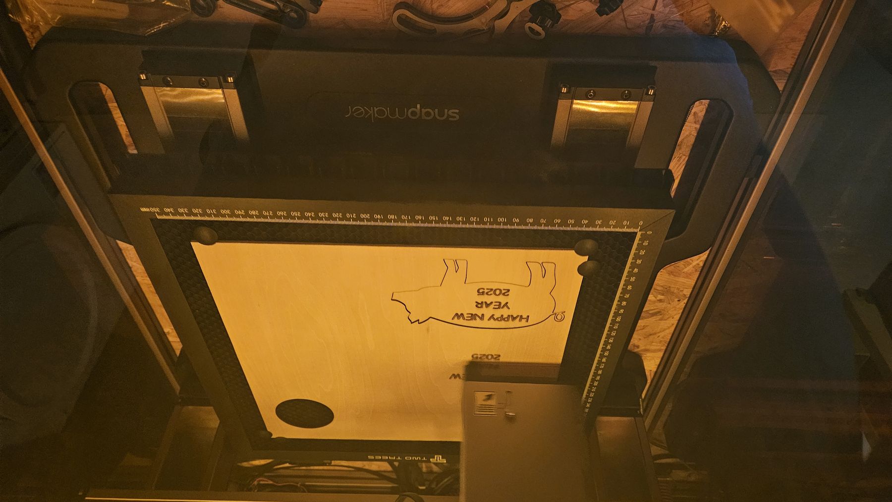 Neujahrs-Glücksbringer – Holz-Schweinchen Bild 2