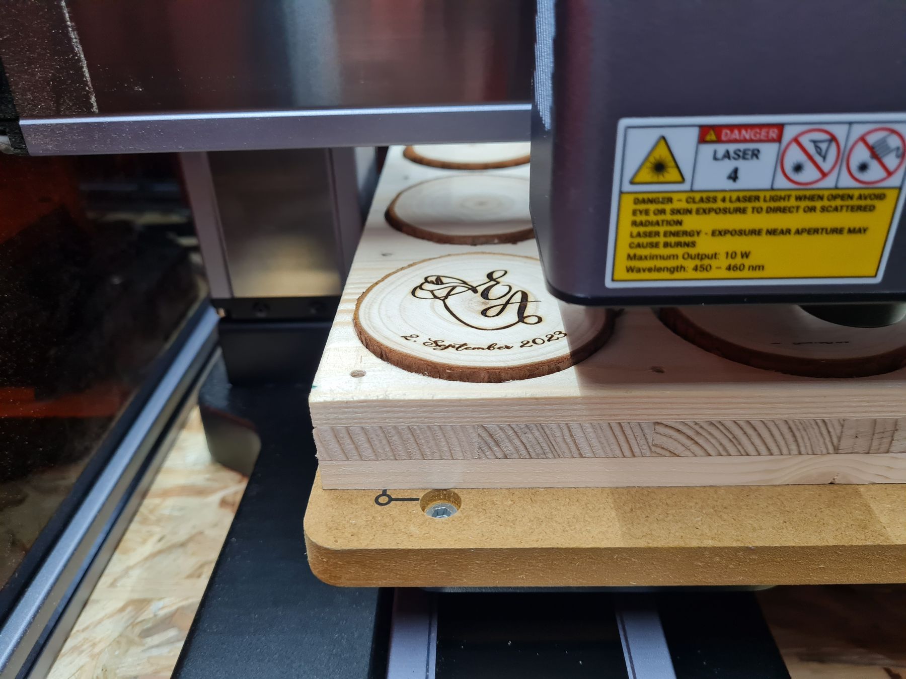 Hochzeits-Set: Ringkissen & Gäste-Anstecker Bild 6