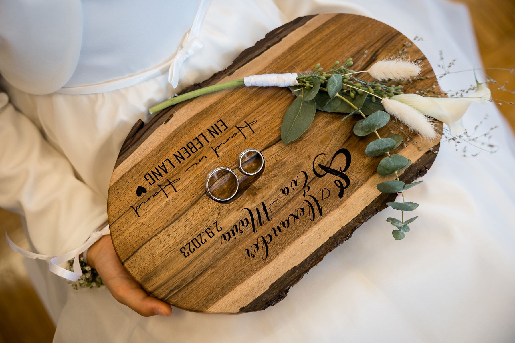Hochzeits-Set: Ringkissen & Gäste-Anstecker Bild 9